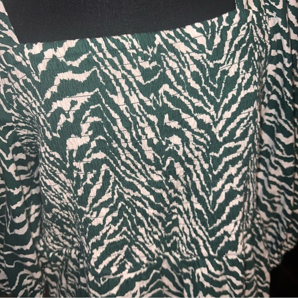 Ava & Viv Size XXL Women's Smocked Peplum Top - Picture 4 of 7